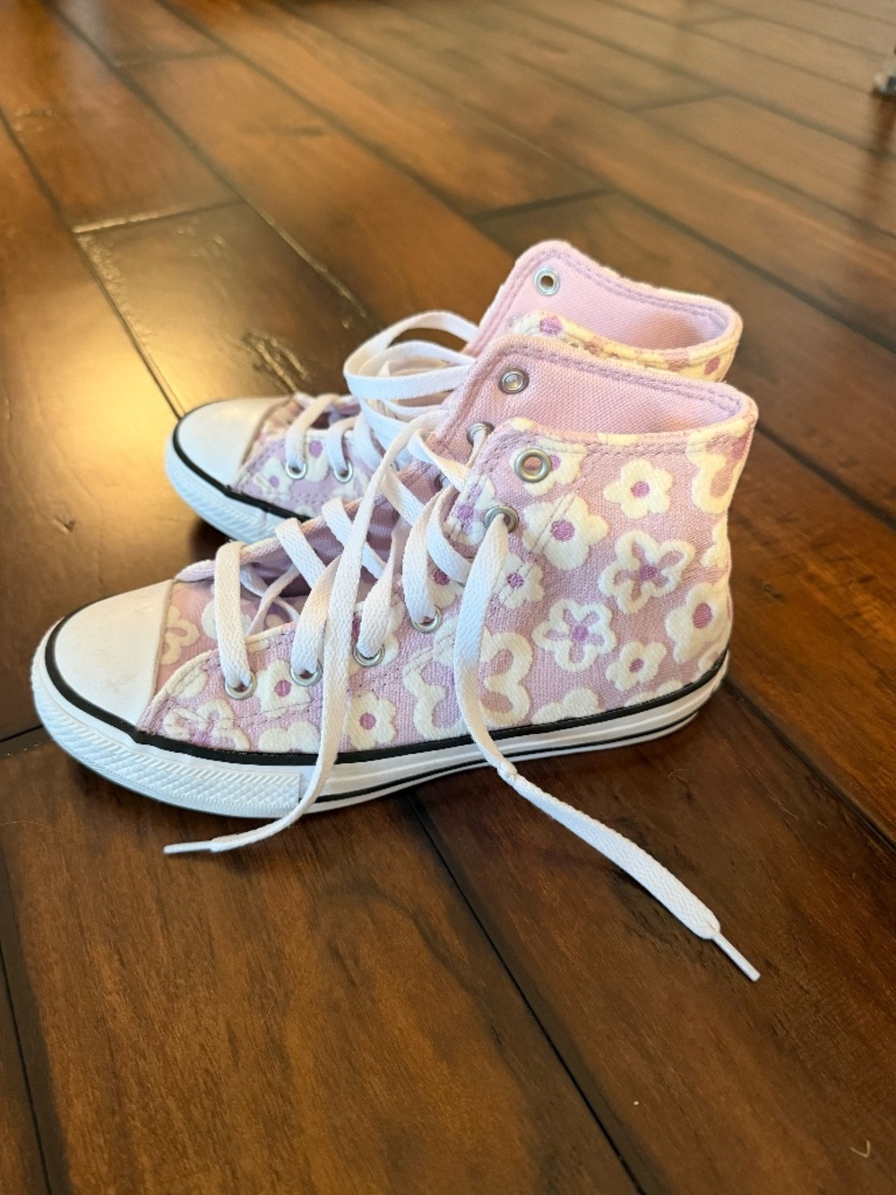 Converse Kids Size 2